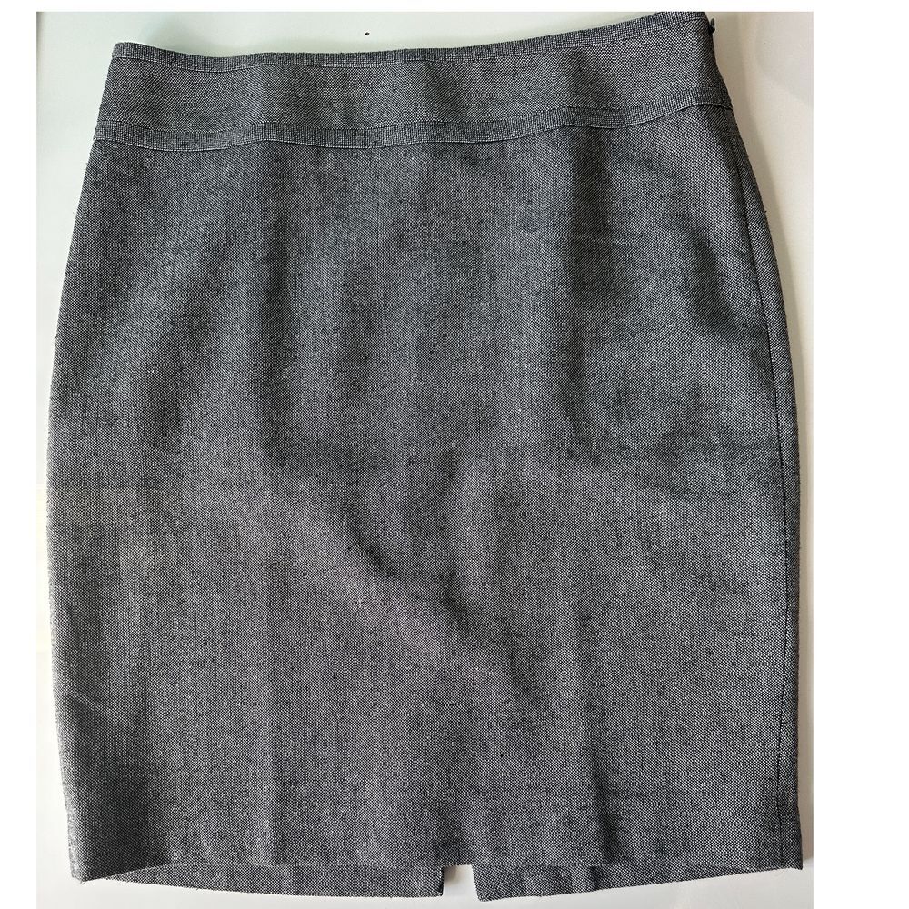 The Limited Collection Black A Line Skirt Size 4 - Picture 7 of 16